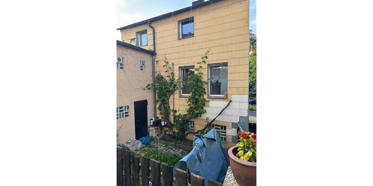 Reihenhaus Selb - 7 Zimmer, 120 m&sup2;, 85.000&euro; | Angebot:27239372