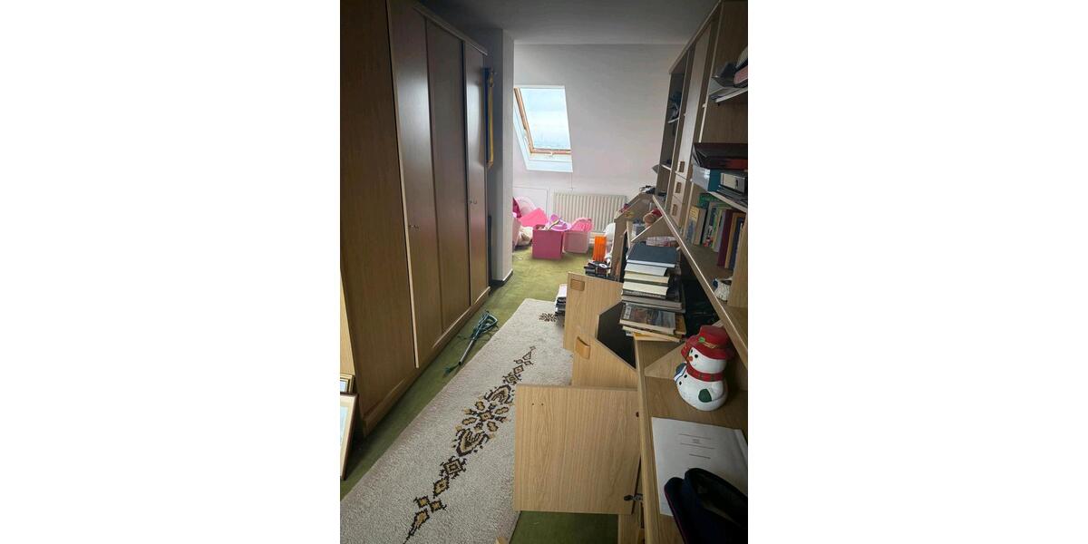 Reihenhaus Bornheim - 8 Zimmer, 137 m&sup2;, 440.000&euro; | Angebot:25422676