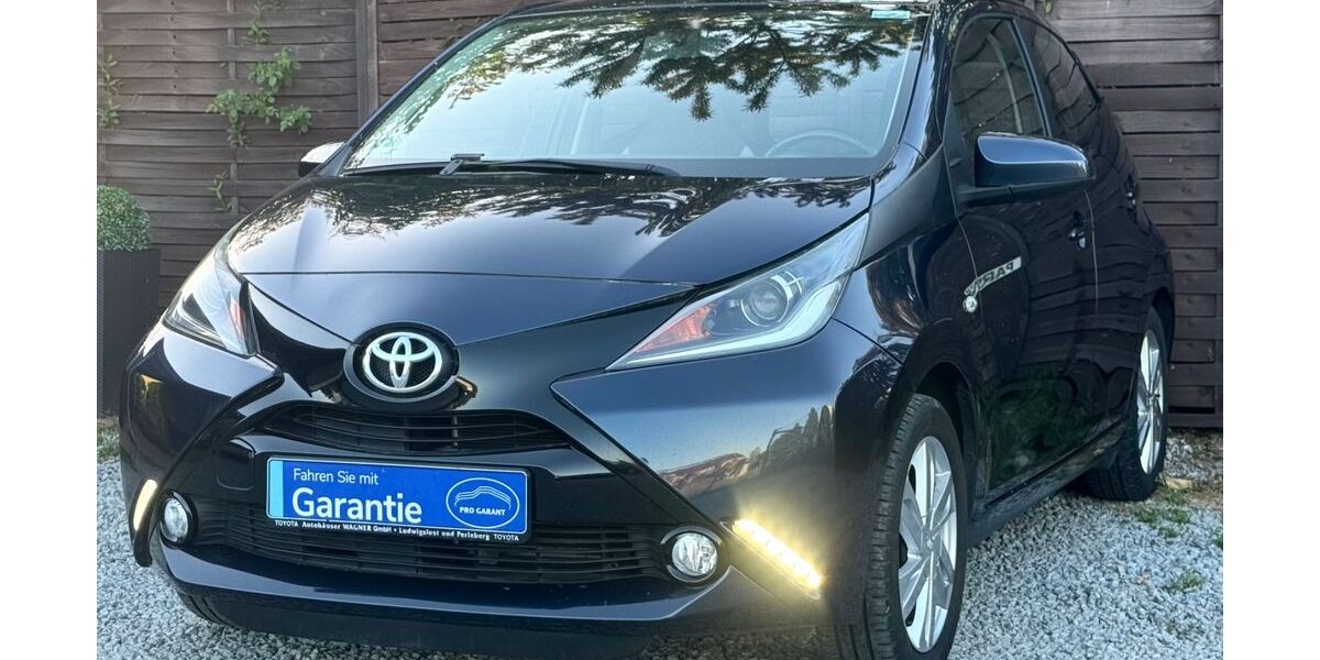 Toyota Aygo (X) 69.677 km 6.950 &euro; Parchim 19370