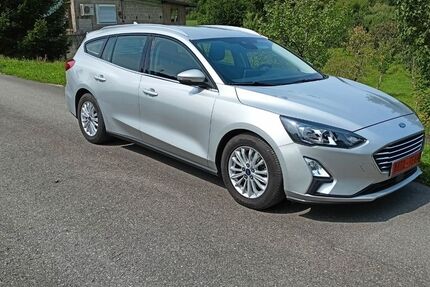 Ford Focus 125.000 km 9.933 &euro; Möckmühl 74219