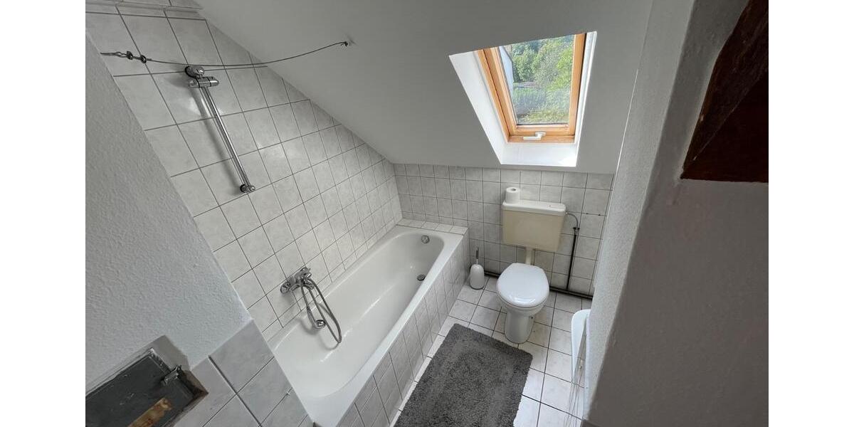 Dachgeschoßwohnung Schwalmstadt - 3 Zimmer, 70 m&sup2;, 590&euro; | Angebot:25869047