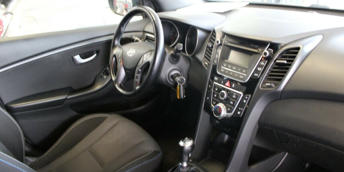 Hyundai i30 1.4 Passion - AHK - 109.800 km 7.980 &euro; Euskirchen 53881