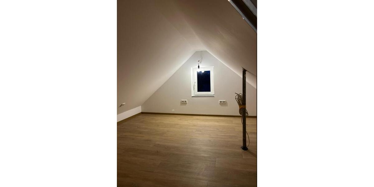 Dachgeschoßwohnung Wuppertal Gemarkung Ronsdorf - 2 Zimmer, 50 m&sup2;, 500&euro; | Angebot:24982492