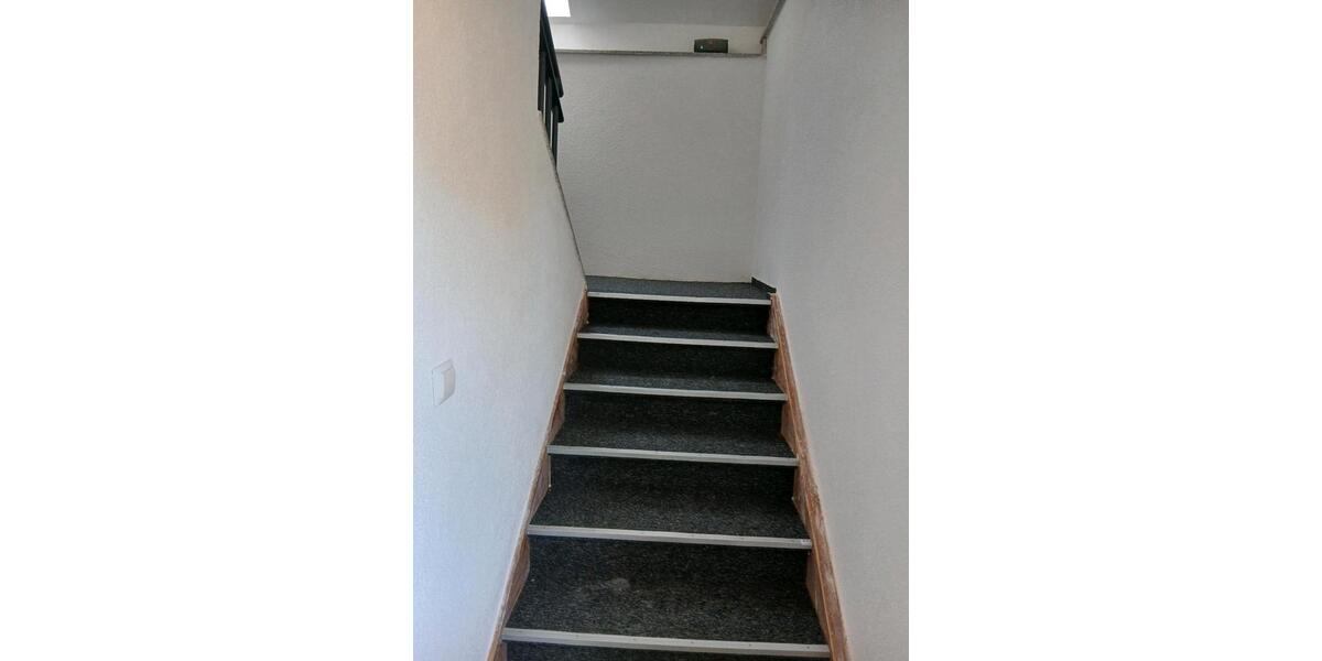 Dachgeschoßwohnung Eggenfelden - 4 Zimmer, 85 m&sup2;, 11&euro; | Angebot:26413715