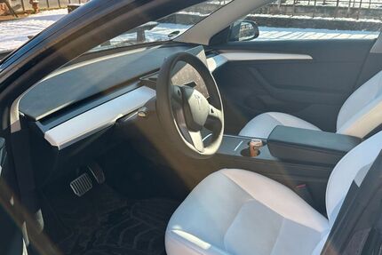 Tesla Model 3 93.000 km 22.999 &euro; Schonungen 97453