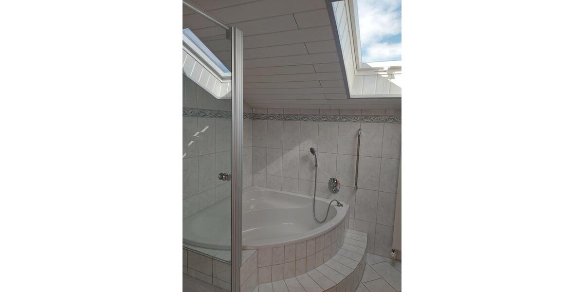 Sehr schöne 5 Zimmer-Wohnung in traumhafter Lage 5 zimmer