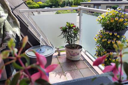 2 ZKB mit sonnigen Balkon, Eigentumswohnung im 4 Parteienhaus.