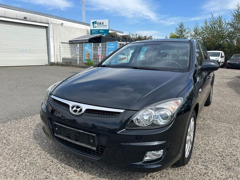 i30