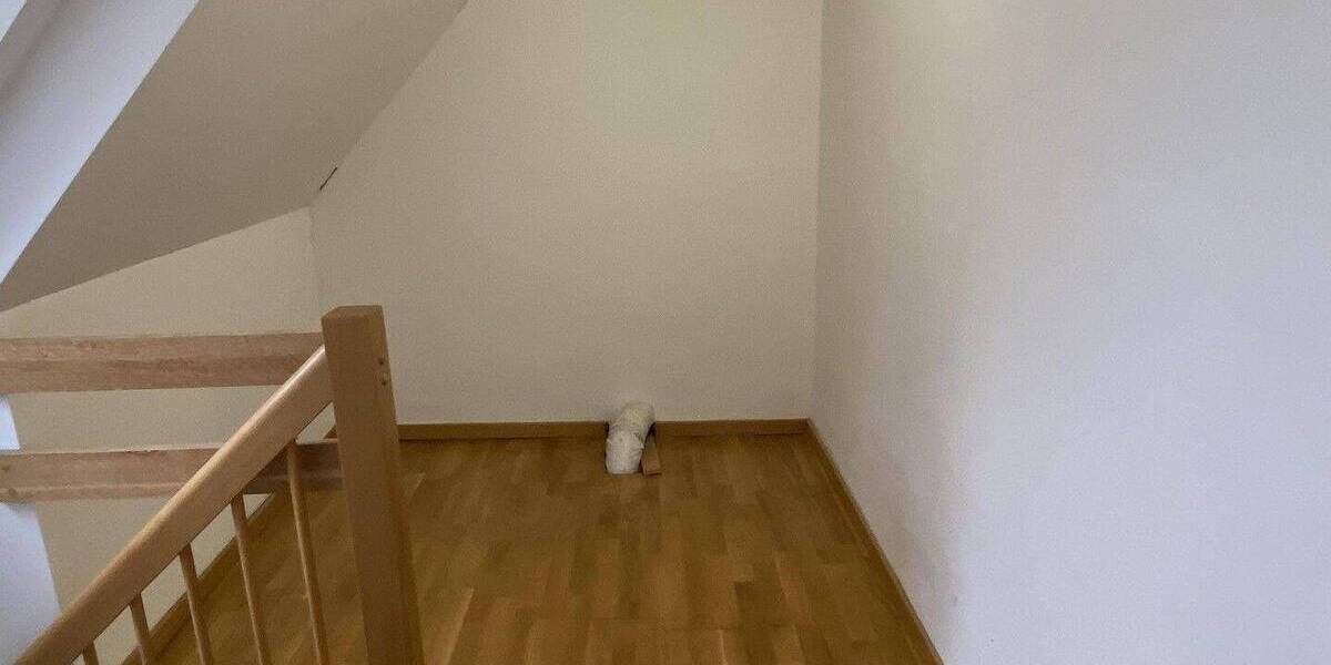 Etagenwohnung Kempten Auf der Halde - 3 Zimmer, 105 m&sup2;, 1.220&euro; | Angebot:26825323