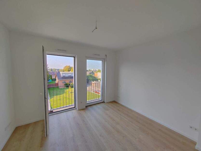 NEUBAU 3 Z. DG Eigentumswohnung mit Tiefgarage und Aufzug ! 3 zimmer