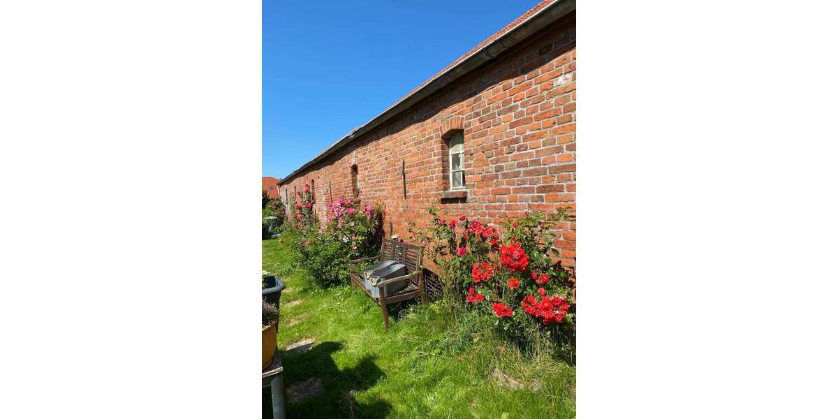 Einfamilienhaus Hage - 10 Zimmer, 250 m&sup2;, 600&euro; | Angebot:26363941
