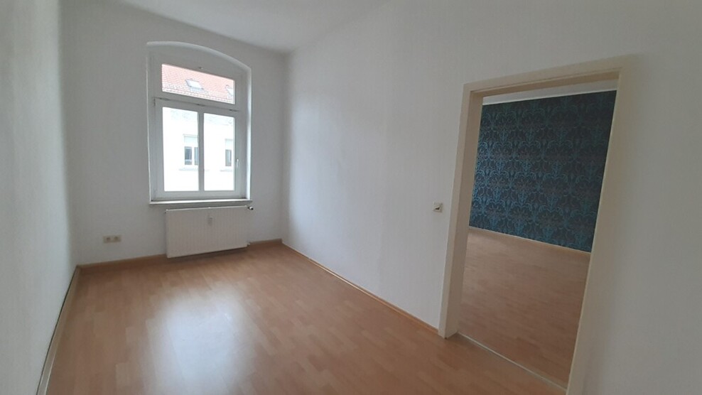 WG-Wohnung mit 4-Zimmern, 3.OG mit 2 Bädern in ruhigem und zentralem Wohnviertel von Gera 4 zimmer