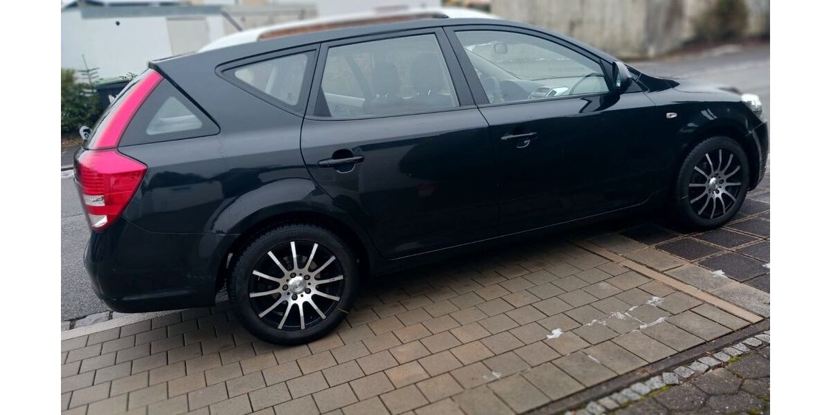 Kia ceed / Ceed 152.000 km 2.700 &euro; Nürnberg 90473