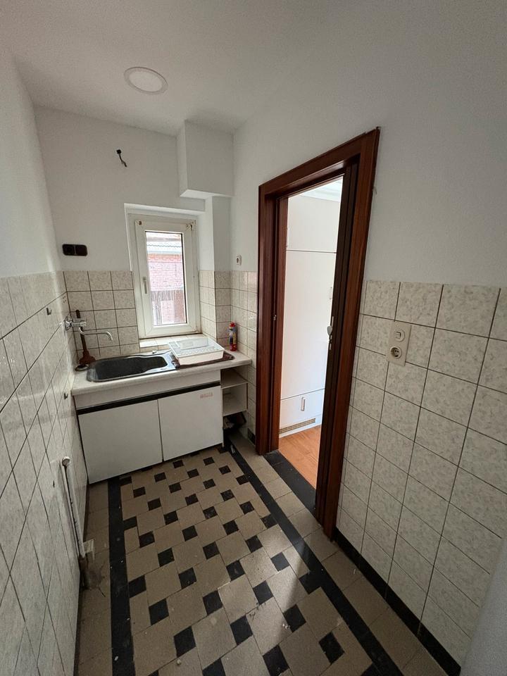 7,5 Zimmer Haus zzgl. Keller, DG, Garage, Stellplatz und Garten