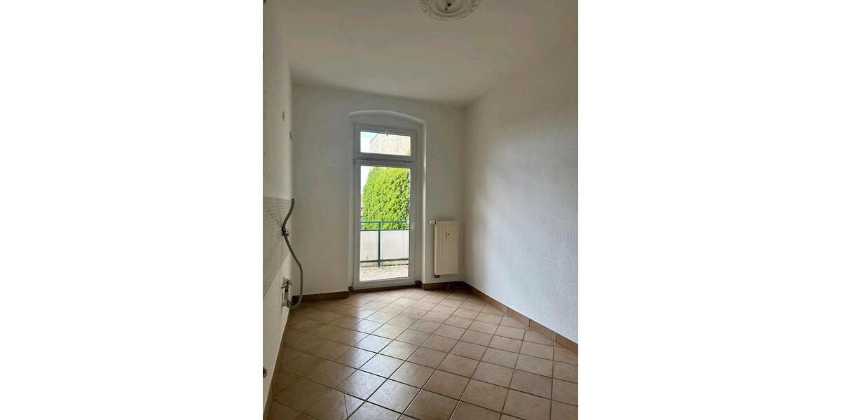 3-Raum-Whg. mit 96qm, KfZ-Stellplatz, 2 Balkonen, in bester Lage 3 zimmer