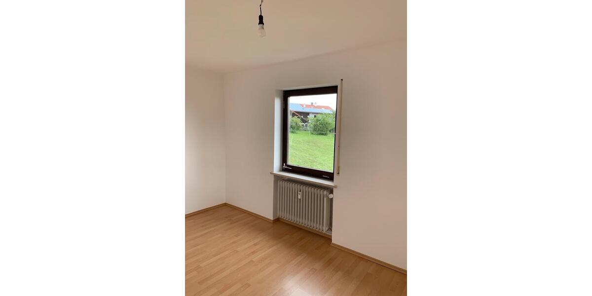 Etagenwohnung Trostberg - 5 Zimmer, 149 m&sup2;, 980&euro; | Angebot:26387114