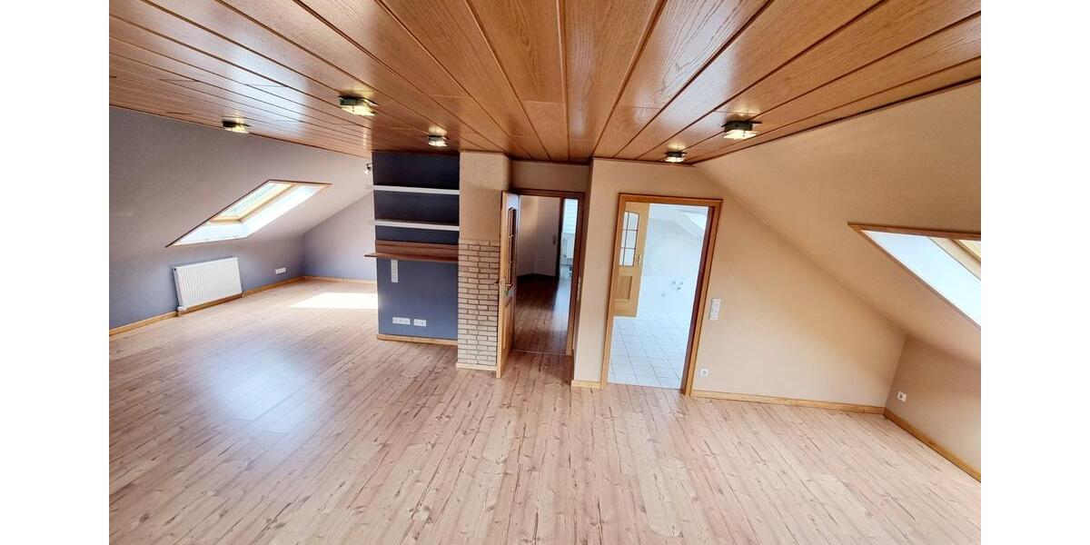 Dachgeschoßwohnung Bretten - 2.5 Zimmer, 120 m&sup2;, 725&euro; | Angebot:24817753