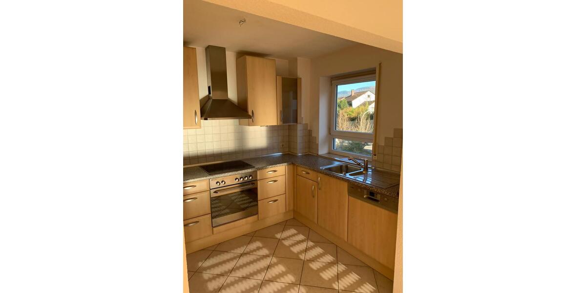 Attraktive 3 ZKB-Wohnung mit Balkon, Garage und Pkw-Stellplatz 3 zimmer