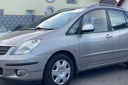 Toyota Corolla Verso 118.897 km 5.999 &euro; Pfungstadt 64319