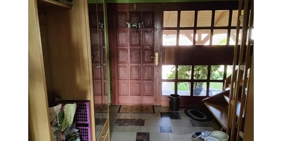 Hochparterre Felsberg - 4 Zimmer, 160 m&sup2;, 1.200&euro; | Angebot:25395523