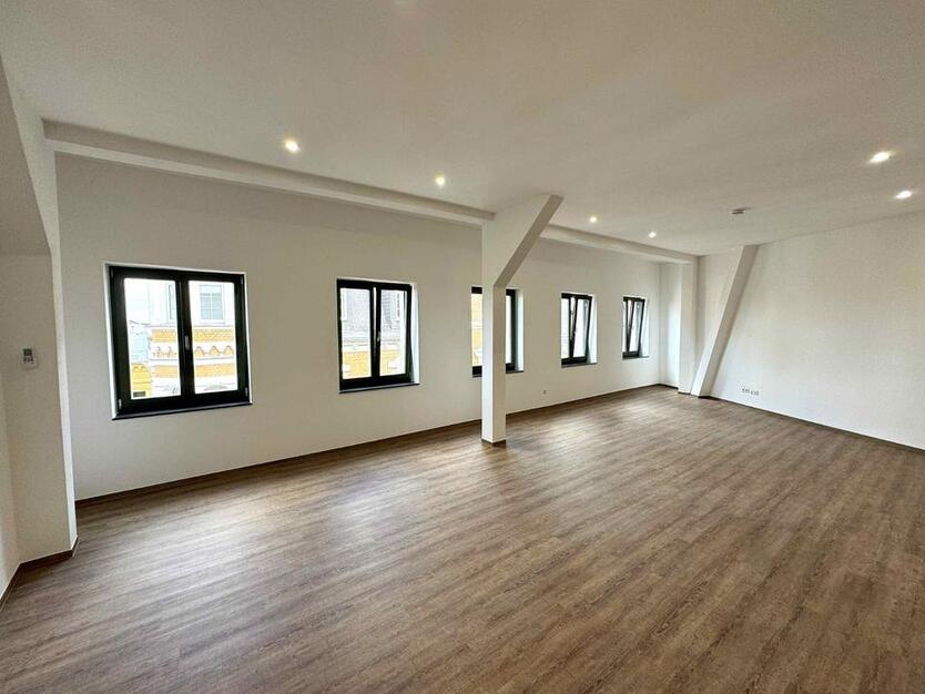 Ansprechende 2-Zi-Wohnung mit gehobener Innenausstattung