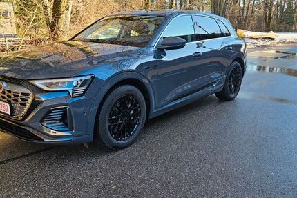 Audi Q8 15.800 km 46.900 &euro; Prien a. Chiemsee 83209