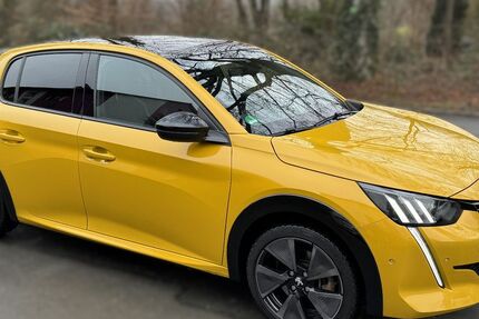 Peugeot 208 84.000 km 11.500 &euro; Dortmund 44225