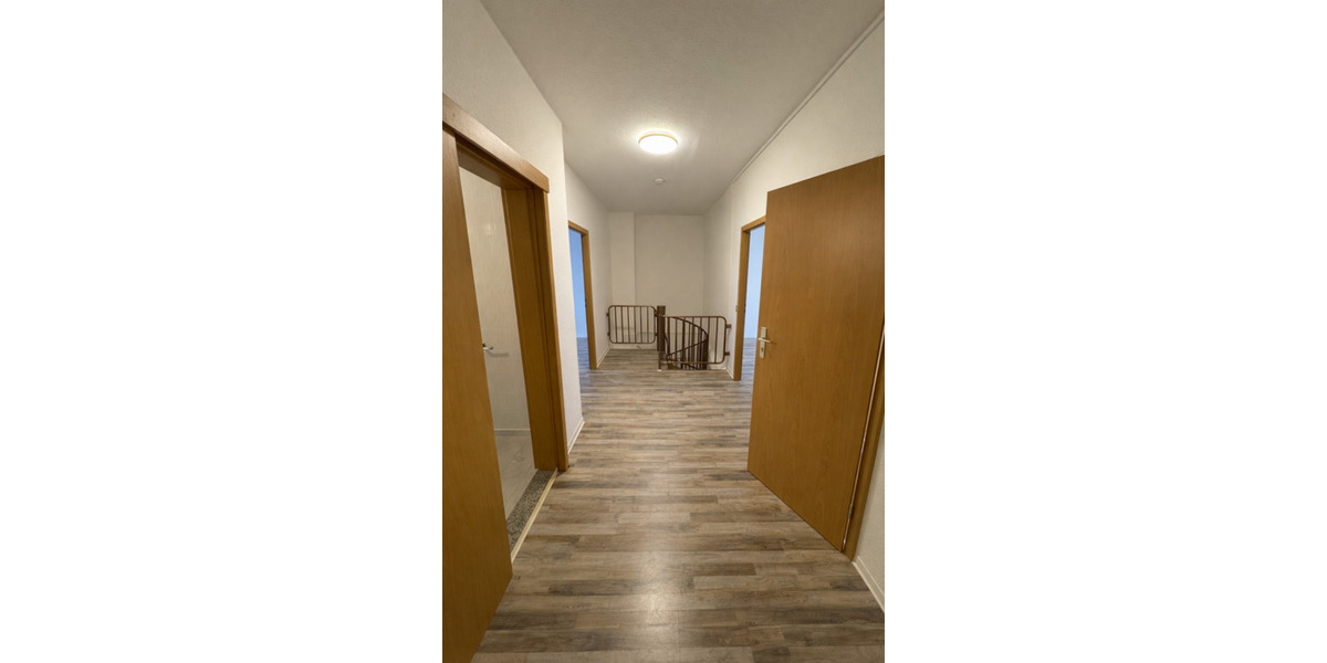 Wohnen auf Zeit Neubrandenburg - 5 Zimmer, 150 m&sup2;, 365&euro; | Angebot:25137078