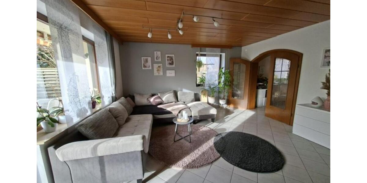 Helle 3,5 Zimmer-Wohnung, 107 m2, ab 1.2.2026, in 86738 Deiningen 3.5 zimmer