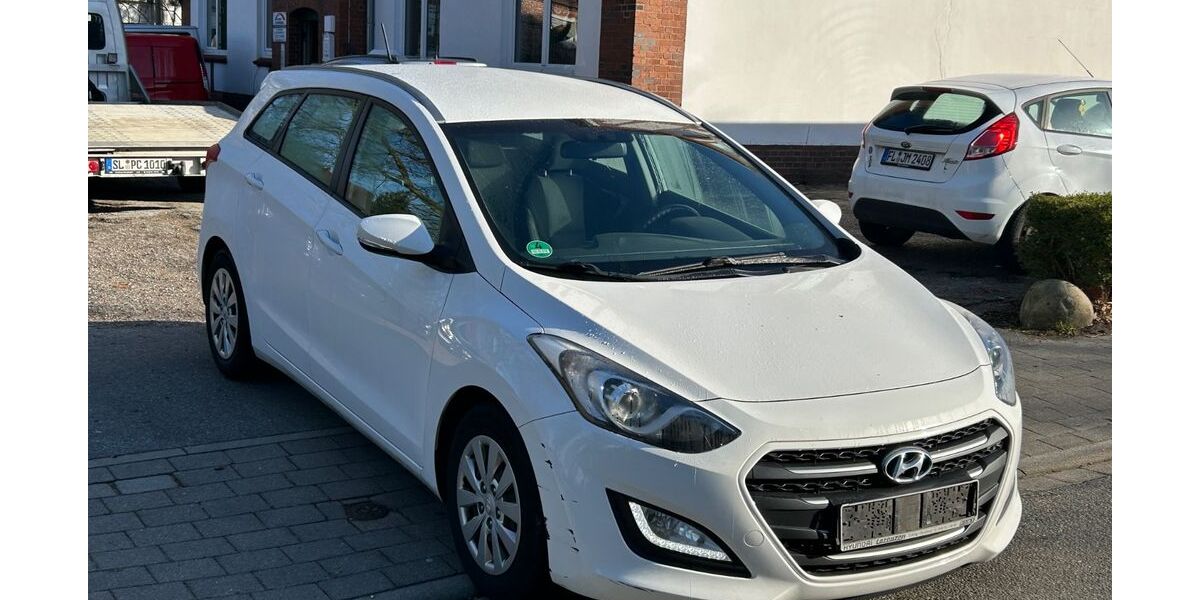 Hyundai i30 242.000 km 4.250 &euro; Flensburg 24941