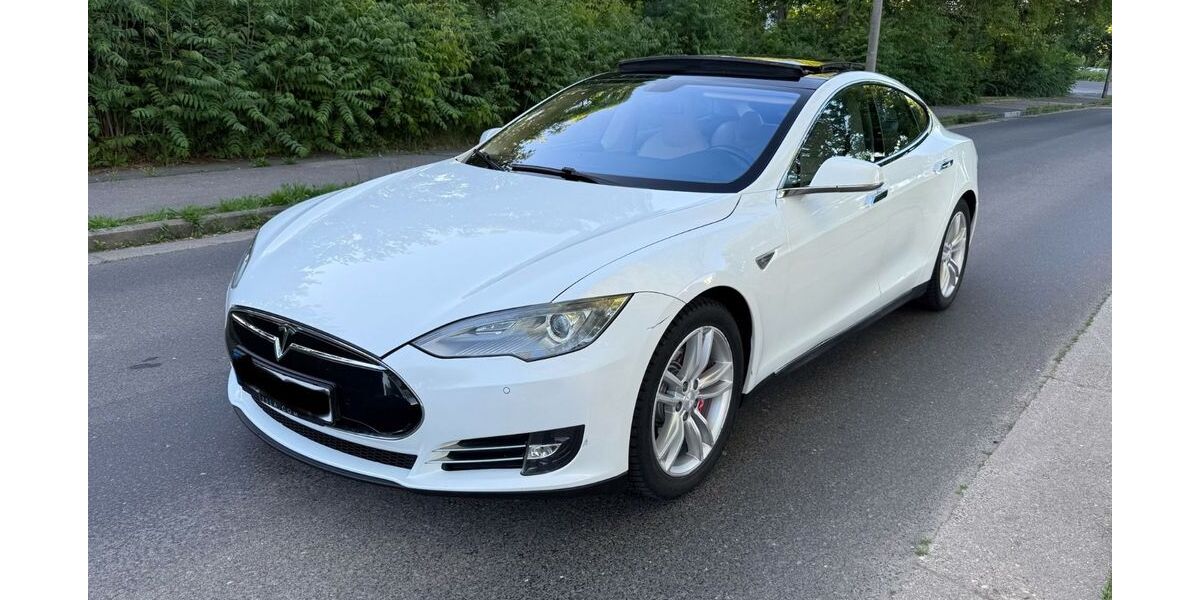Tesla Model S 143.000 km 15.000 &euro; Halle Saale 06124