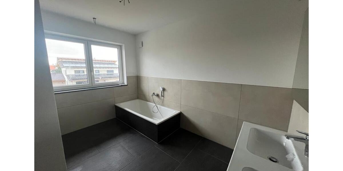 Doppelhaushälfte Reisbach Englmannsberg - 5 Zimmer, 140 m&sup2;, 1.600&euro; | Angebot:25948209