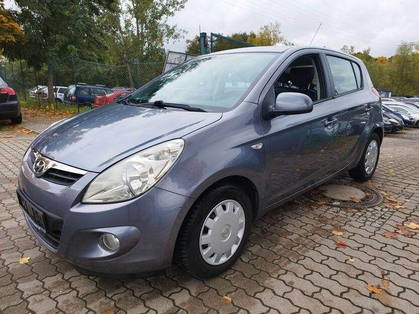 Hyundai i20 160.268 km 2.999 € Berlin 13357