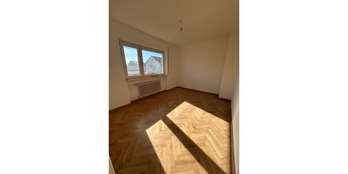 Reihenhaus Giengen an der Brenz - 7 Zimmer, 130 m&sup2;, 1.700&euro; | Angebot:26301199
