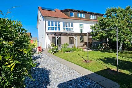 Haus Poppenricht - 8 Zimmer, 296 m&sup2;, 699.000&euro; | Angebot:26833057