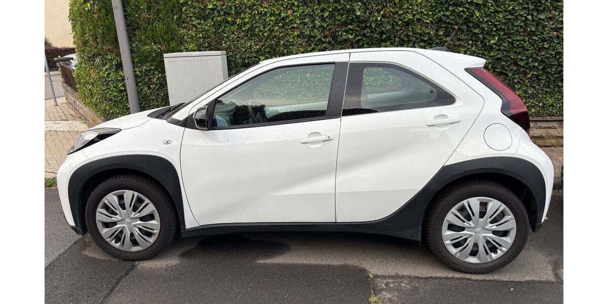 Toyota Aygo (X) 2.700 km 17.650 &euro; Oestrich-Winkel 65375