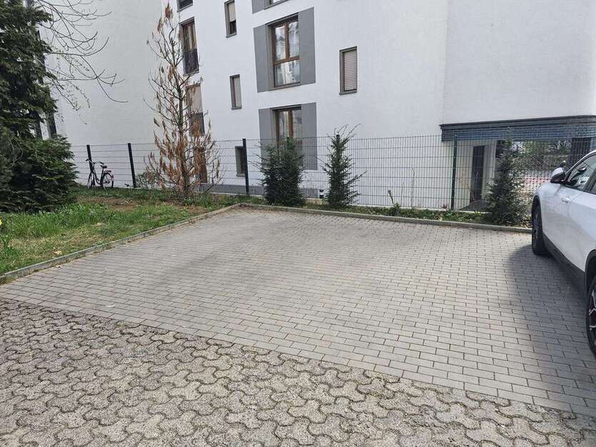 Garage zu vermieten in Ostend 120 €