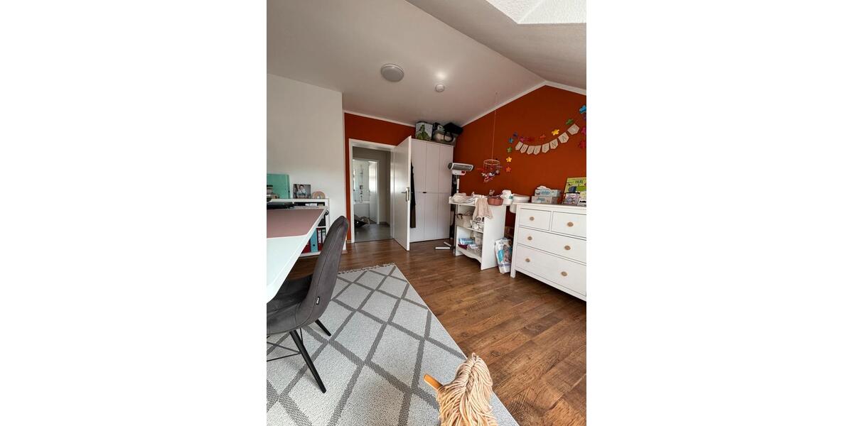 Dachgeschoßwohnung Düren Mariaweiler-Hoven - 3 Zimmer, 71 m&sup2;, 192.000&euro; | Angebot:27114755