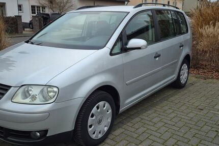 VW Touran 147.900 km 4.300 &euro; Troisdorf 53840