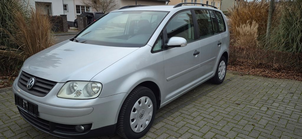 VW Touran 147.900 km 4.300 &euro; Troisdorf 53840