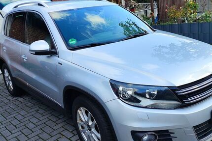 VW Tiguan 166.087 km 10.900 € Bielefeld 33689