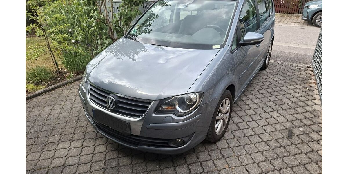 VW Touran 239.000 km 2.650 &euro; München 80935