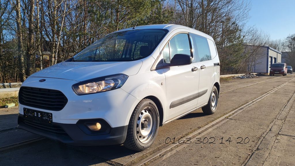 Ford Transit Courier 100.000 km 11.500 &euro; Berlin 13089