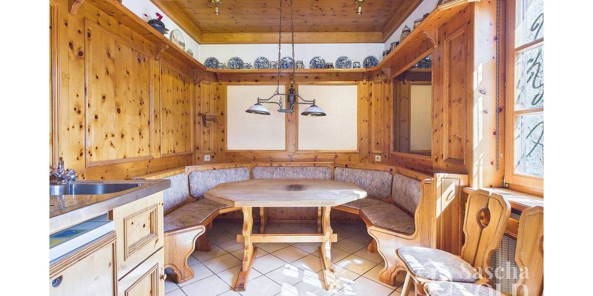 Großzügiges Anwesen in ruhiger Waldrandlage - Pool, Sauna, Wintergarten, Balkon u. Doppelgarage - Einfamilienhaus Spiesen-Elversberg Elversberg | Angebot:26178654