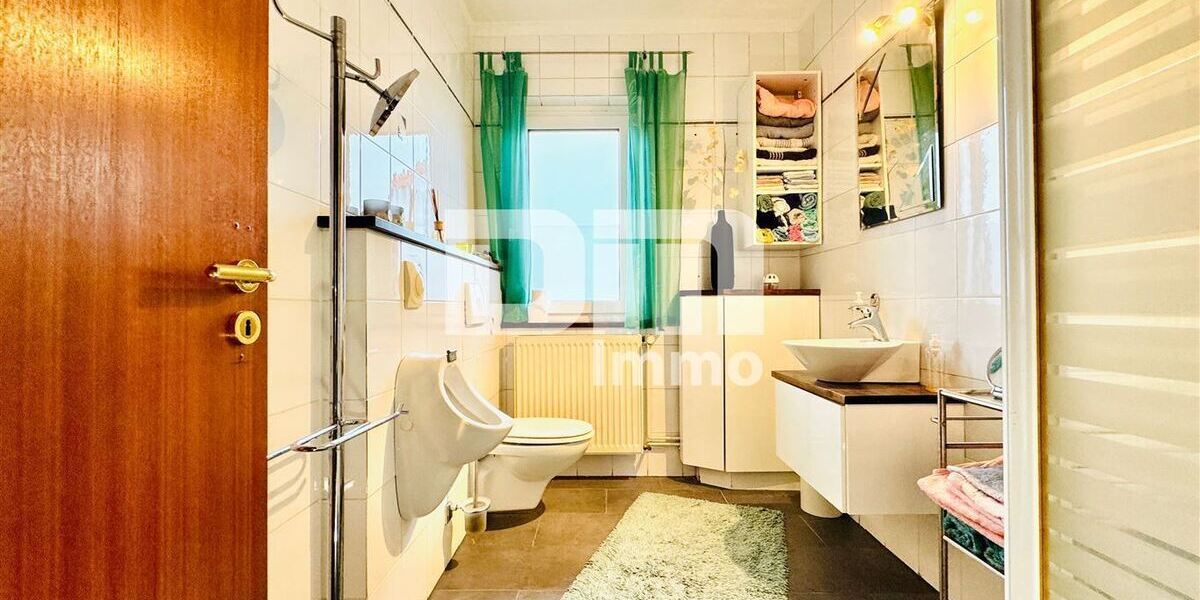 (R)eserviert!Sanierter Zweigenerationen-Traum mit Pooloase und autarker Zukunftsvorsorge - Zweifamilienhaus Trendelburg | Angebot:26727888