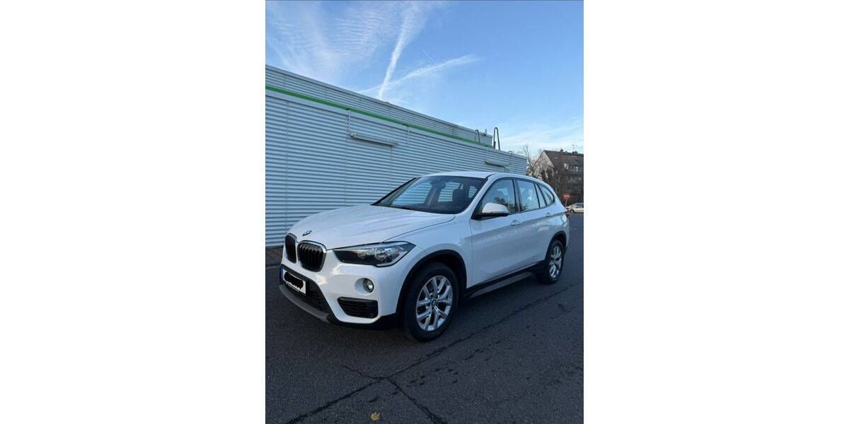 BMW X1 98.000 km 17.900 &euro; Düsseldorf 40589