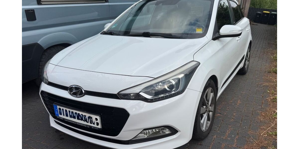 Hyundai i20 110.000 km 9.990 &euro; Bornheim 53332
