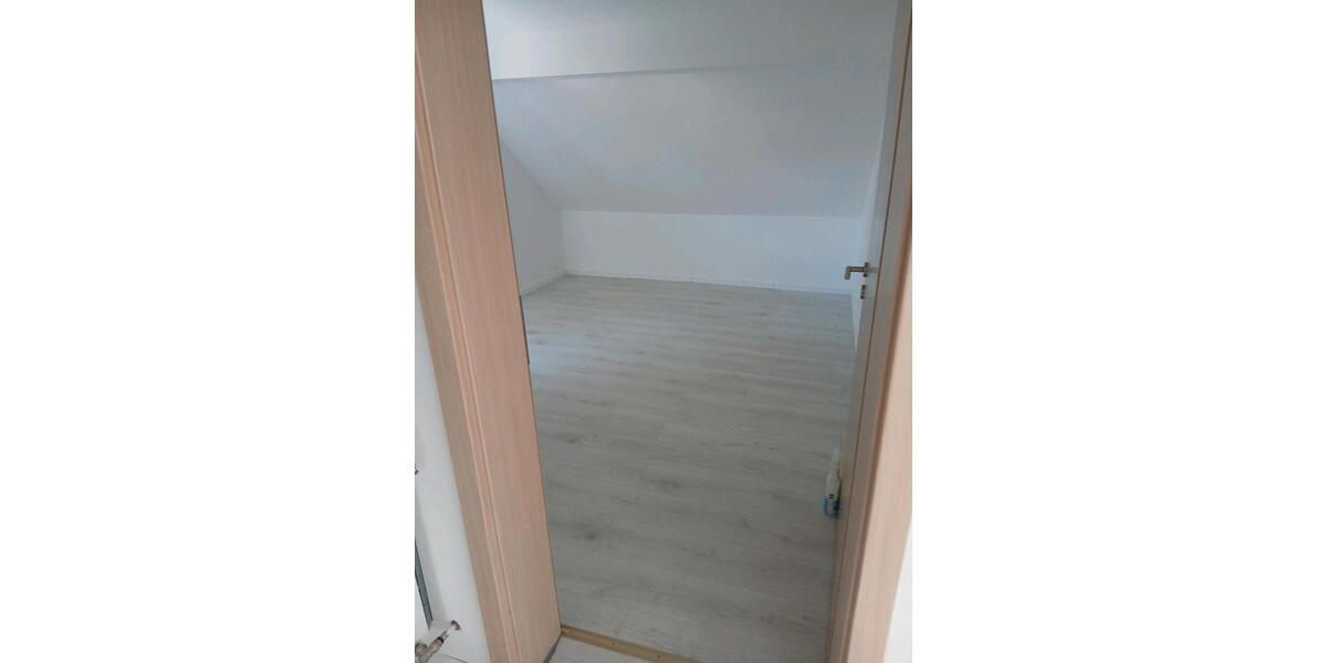 Dachgeschoßwohnung Eggenfelden - 4 Zimmer, 85 m&sup2;, 11&euro; | Angebot:26413715
