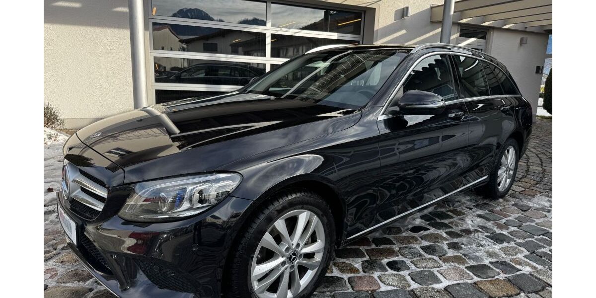 Mercedes-Benz 220 142.750 km 18.850 &euro; Flintsbach am Inn 83126