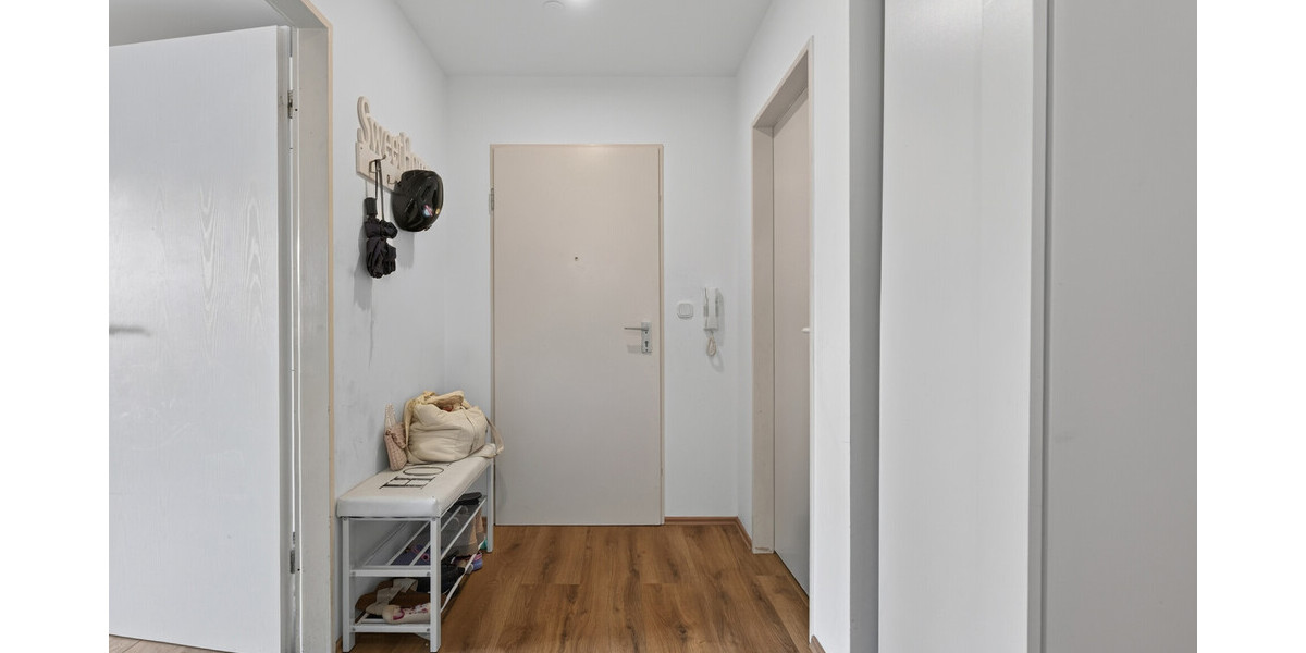 Schöne Aussichten: 4- Zimmer Wohnung mit großem Balkon, Stellplatz und EBK - Etagenwohnung Hügelsheim | Angebot:27306597